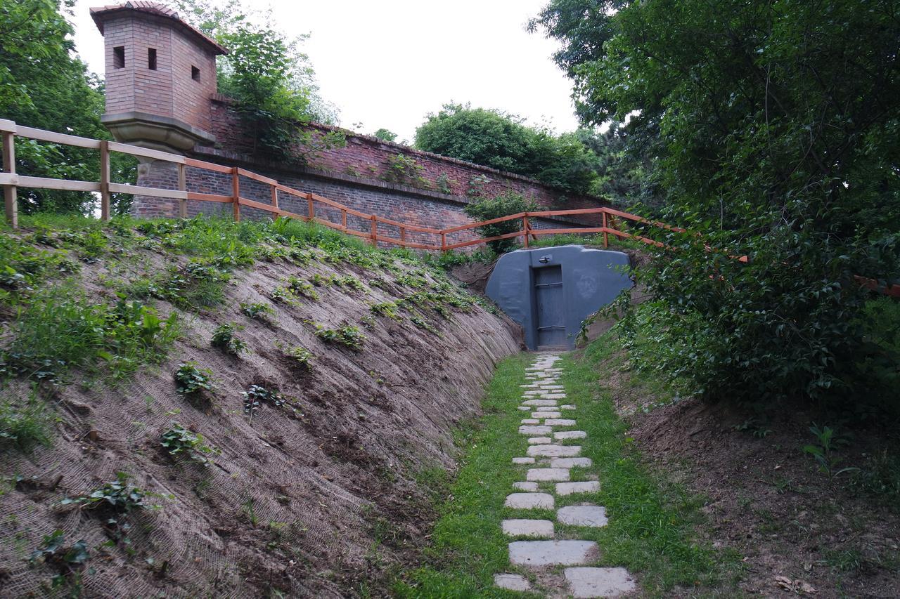 Hostel 10-Z Bunker Brünn Exterior foto